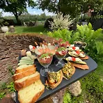 Domestico Bed & Breakfast 3*